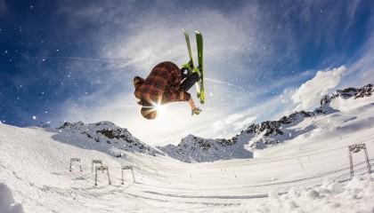 爱游戏官方论坛-世界杯预选赛中国青年队爆冷 球迷呼吁调整战术，世界杯预选赛中国队怎么样了