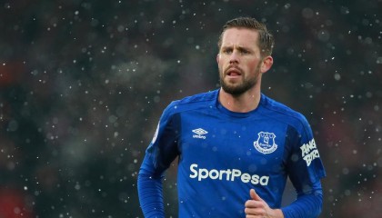 AYX GAME-“腰旗式美式橄榄球：东部新区赛场打破传统竞技边界”