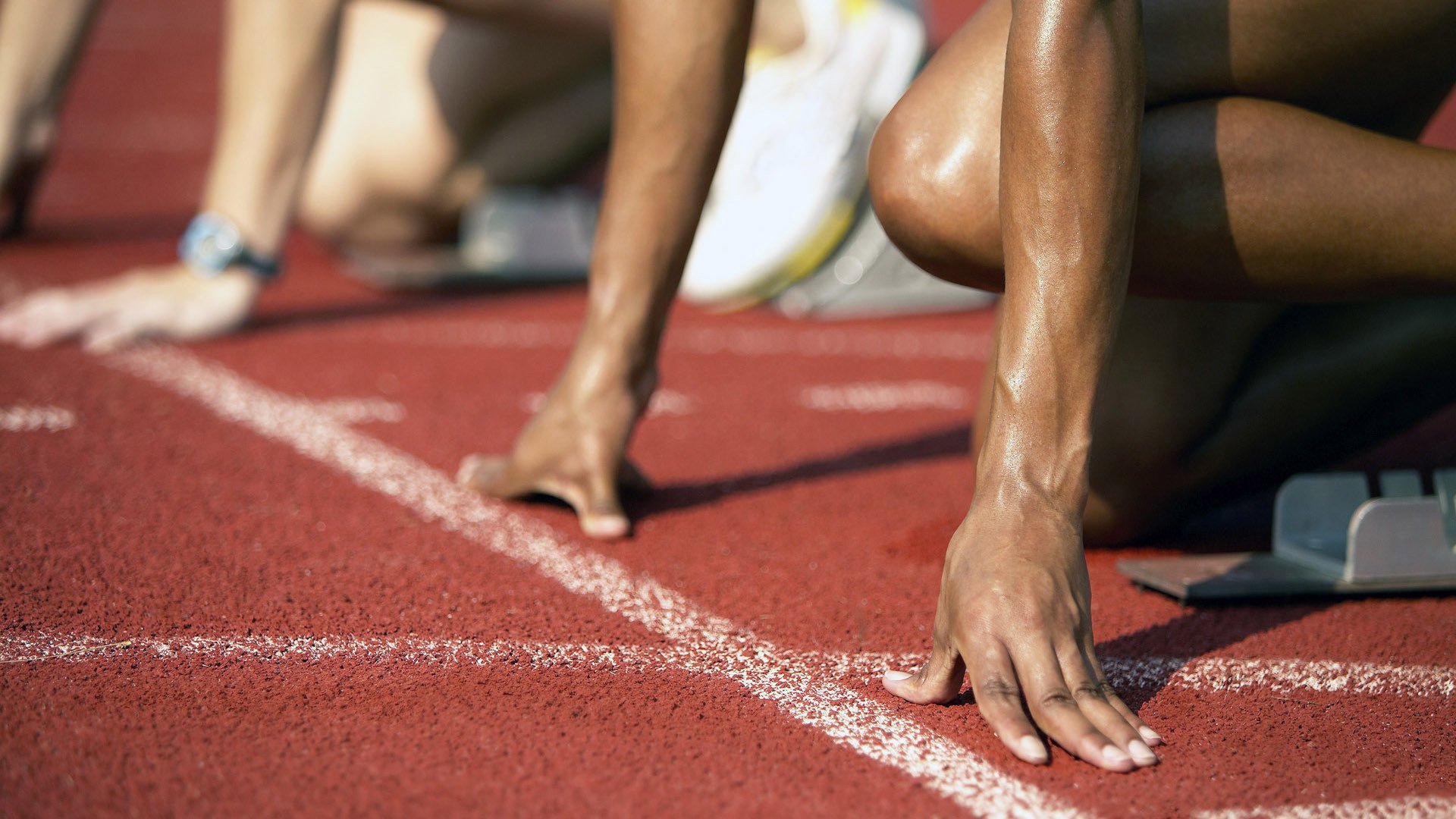 城市夜跑灯光盛典,点亮夜空的运动狂欢,夜光跑道实景