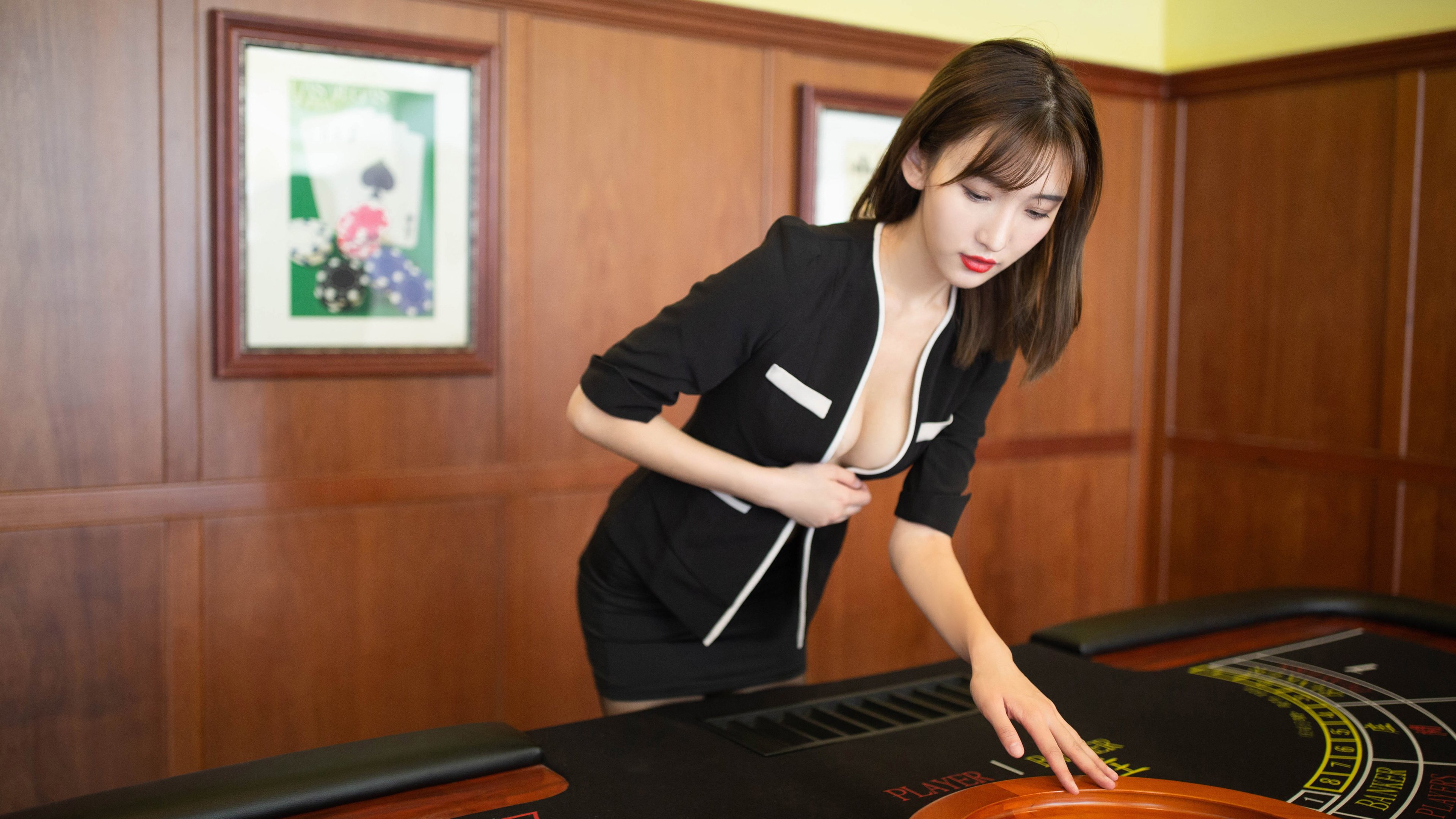 爱游戏在线登录入口-速度与技巧的较量，欧冠精彩瞬间分析，欧冠水平