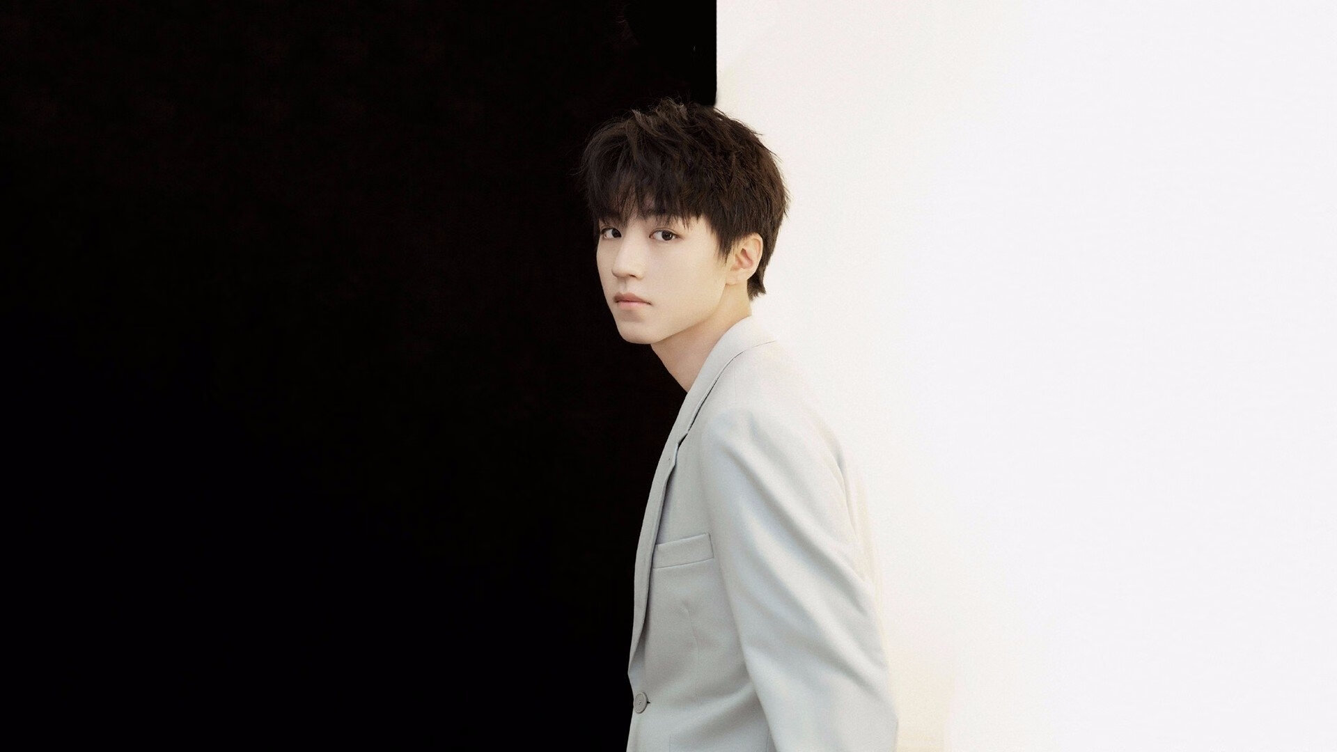 -华山杯篮球赛即将开始，球迷热情高涨，华山官方网站