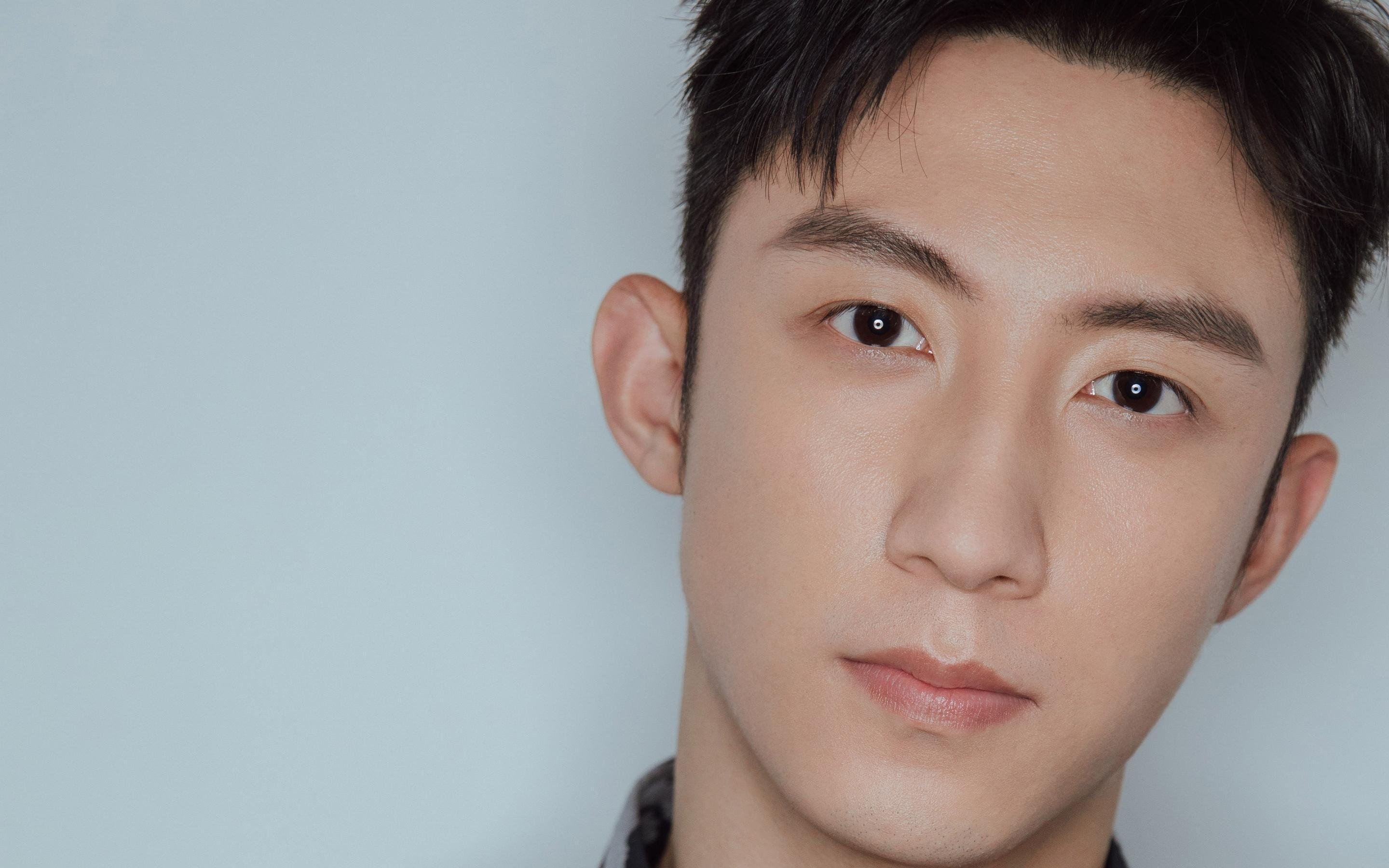 斯洛特在比赛中强调高位逼抢,增强球队压迫性,斯洛特耶斯为何退役